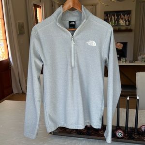 Men’s size small north face quarter zip fleece
